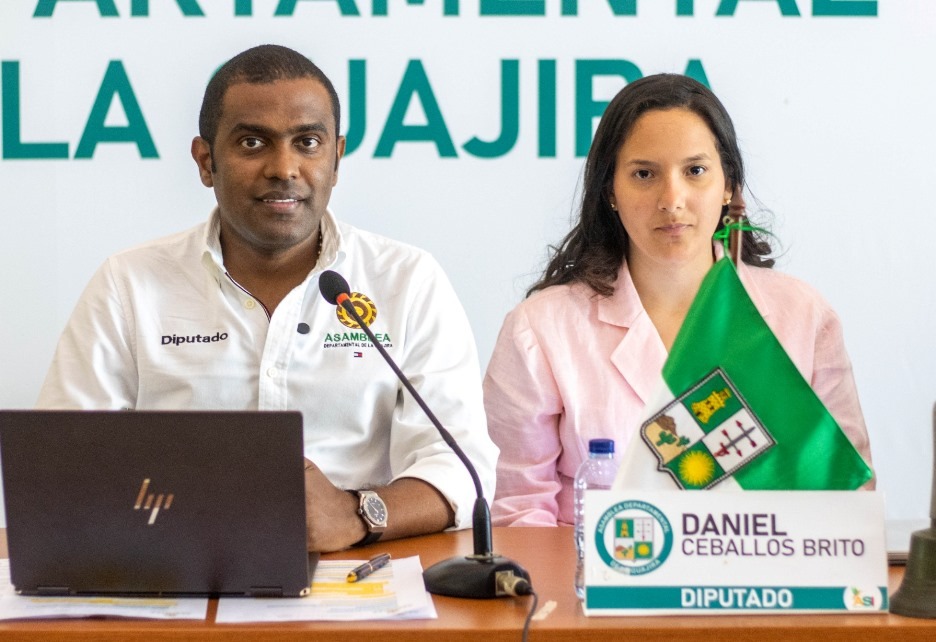 El presidente de la asamblea de La Guajira, Daniel Ceballos y La presidenta del CDJ, Valeria Escobar, lideraron la sesionn de este martes.