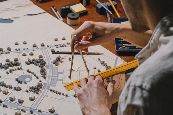 La arquitectura en Colombia ha evolucionado de la mano de los desafíos sociales y ambientales, incorporando soluciones innovadoras en vivienda, infraestructura pública y proyectos sostenibles. Foto tomada de Universidad Tecnológica de Bolívar 