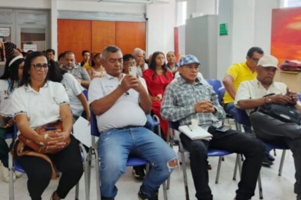 Foto Periodistas, estudiantes, profesores y emprendedores estuvieron atentos al informe y participaron con preguntas y sugerencias./LAGUAJIRAHOY.COM