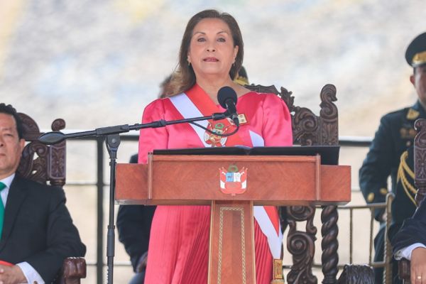 Dina Boluarte, expresidenta peruana quien viene siendo procesada por la justicia de su país. Foto EL INFORMADOR