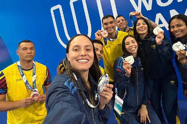 Algunos de los atletas colombianos que participarán en los Juegos Bolivarianos en Ayacucho-Lima con medallas obtenidas anteriormente. Foto Twitter @OlimpicoCol