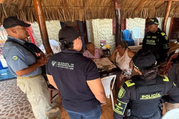Policía de Turismo y Parques Nacionales lideran jornada para fortalecer el ecoturismo comunitario. Foto: La Guajira Hoy 