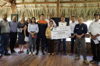 Participantes de Décima Mesa de Erosión Costera donde se firmó el acuerdo de voluntades para mitigar Erosión Costera.